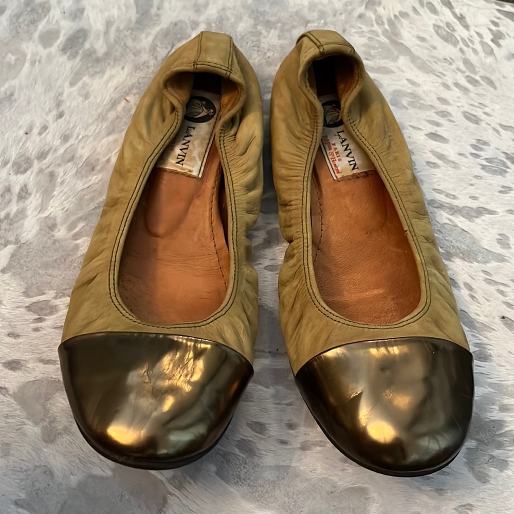 Lanvin green suede flats. Only worn a couple times. Great condition. 37.5